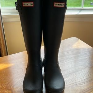 Black Hunter rain boots